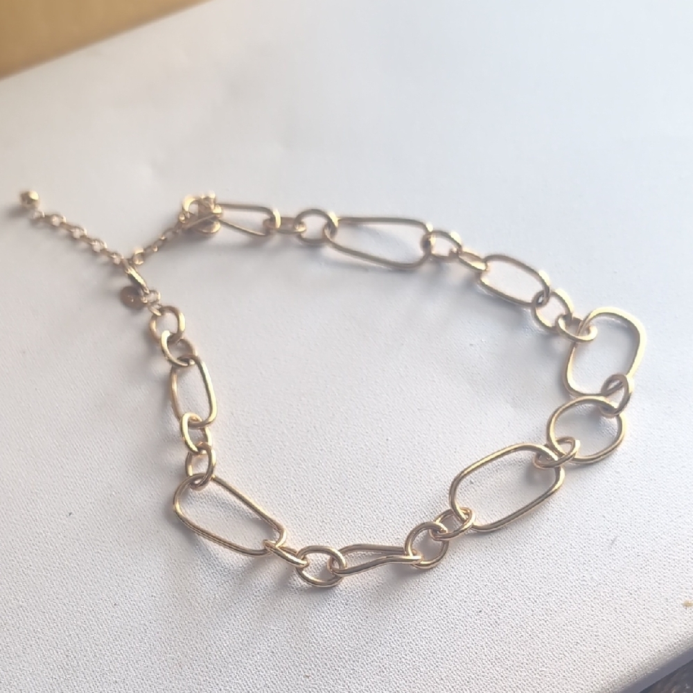 Reese Abstract Chain Gold Necklace